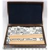 Image 1 : DOMINOES IN WOODEN BOX