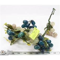 VINTAGE CENTERPIECE MADE OF GLASS GRAPES