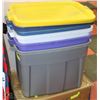 Image 1 : STACK OF RUBBERMAID TOTES