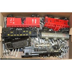 LARGE 1950S MARX TRAIN SET WITH TRACK