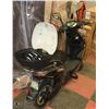 Image 2 : DAYMAK ELECTRIC SCOOTER WITH CHARGER, 2 KEYS AND