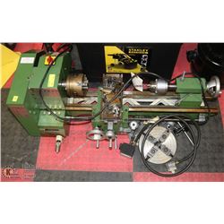 THOMAS SKINNER AND SON HEAVY DUTY METAL LATHE WITH