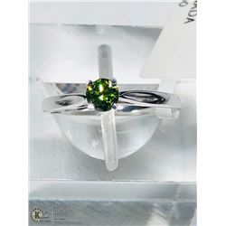 10) 10KT GOLD GREEN DIAMOND RING