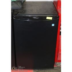 BLACK DANBY 4.4 CUBIC FT BAR FRIDGE