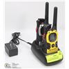 Image 1 : LOT OF 2 MOTOROLA WALKIE TALKIES WITH DOCKING
