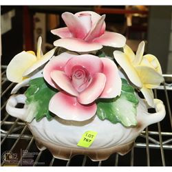 CAPODIMONTE CERAMIC FLOWER ARRANGEMENT