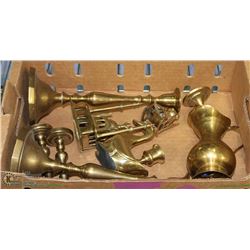 FLAT OF ASSORTED BRASS ORNAMENTS & CANDLE HOLDERS