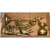 Image 1 : FLAT OF ASSORTED BRASS ORNAMENTS & CANDLE HOLDERS