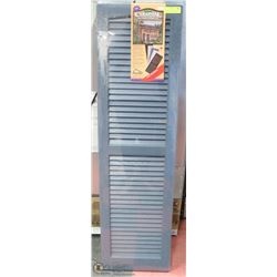 PAIR OF COLONIAL DECORATOR WOOD GRAIN SHUTTERS