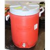 Image 1 : RUBBERMAID DRINKING WATER DISPENSING JUG