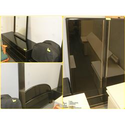 BLACK QUEEN SIZE BEDROOM SUITE INCL. 2 NITE STANDS
