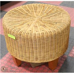 WICKER AND WOOD STOOL