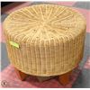 Image 1 : WICKER AND WOOD STOOL