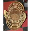 Image 1 : LOT OF ASSORTED WICKER BASKETS