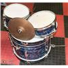 Image 1 : VINTAGE CHILDS DRUM SET, INCOMPLETE, INCLUDES BASS