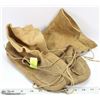 Image 1 : VINTAGE LEATHER MOCCASINS