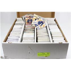 BOX OF OVER 3000 HOCKEY CARDS - ASSORTED SETS &