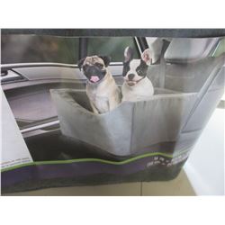 Co Pilot Companion Booster seat for you pets / 2 leash straps & seatbelt