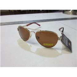 New Foster Grant Sunglasses max block 100% / 39.99 tags