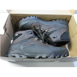 New Merrell overlook 6 ice + size 8 / 150.00 in store