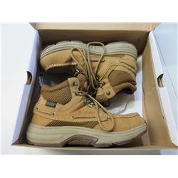 New World Wide Sportsman Hikers size 8m / 1 insole is missing