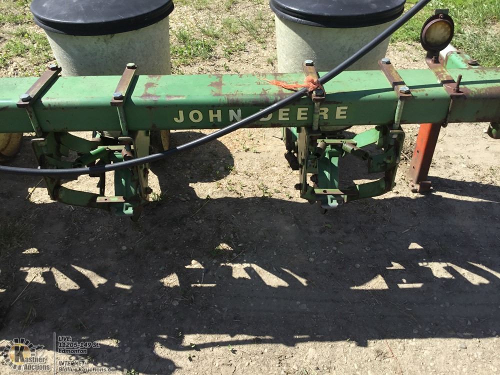 JOHN DEERE 71, 8 ROW CORN PLANTER