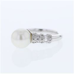 18KT White Gold 5.93ct Pearl and Diamond Ring