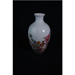 Middle 20th century, an export Enamel "Flora" vase(Guanyin).