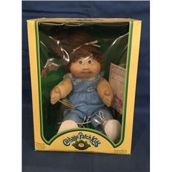 Cabbage Patch Kids box writin in Spanish with Jesmar Doll  and certificate Freckles