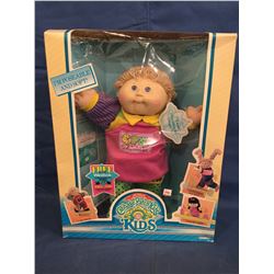 Cabbage Patch Kids "Poseable Kids"  box with Doll and certificate Henrietta Fairlee