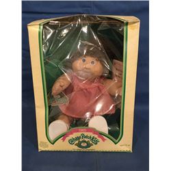 Cabbage Patch Kids box writin in Spanish with Jesmar Doll  and certificate Freckles
