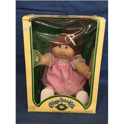 Cabbage Patch Kids box writin in Spanish with Jesmar Doll  and certificate Freckles