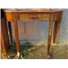 Image 1 : HALL TABLE APPROX 3'X3'X12"