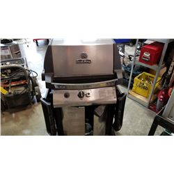 BROIL KING STAINLESS AND BLACK BBQ