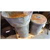 Image 2 : 2 GALVANIZED GARBAGE CANS AND WASH BIN