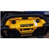 Image 2 : DEWALT CONSTRUCTION RADIO