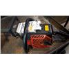 Image 2 : JOHNSON CHAINSAW AND BAR OIL