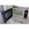 Image 3 : PANASONIC INVERTER MICROWAVE WITH STAINLESS TRIM AND HD DVD PLAYER