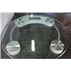 Image 2 : DANBY MICROWAVE AND WHITE FLOOR FAN AND GLASS BATHROOM SCALE