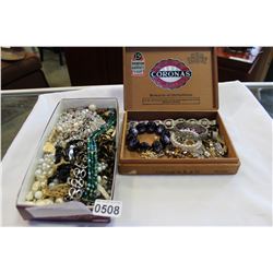 LOT OF COSTUME JEWELRY