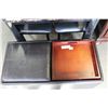Image 2 : HASSOCK WITH FLIP OVER TRAYS