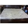 Image 2 : NEW KINGSIZE SIMMONS BEAUTYREST PILLOW TOP PLUSH MATTRESS