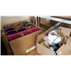Image 1 : 2 BOXES OF VASES