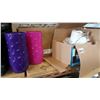 Image 2 : 2 BOXES OF VASES