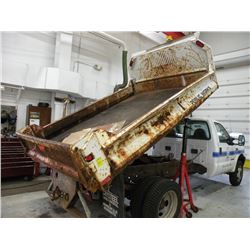 Hydraulic dump box