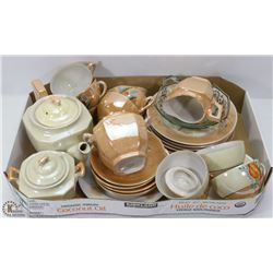 VINTAGE DISH SET