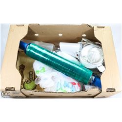 FLAT OF KITCHEN ITEMS INCLUDING GRINDER,