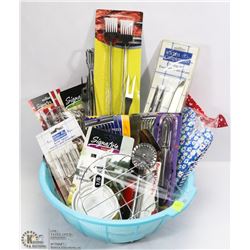 BOWL OF KITCHEN ACCESSORIES