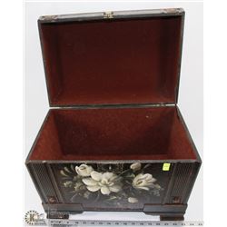 LARGE FELT LINED TREASURE CHEST STORAGE/