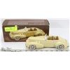 Image 1 : VINTAGE 1937 CERAMIC CORD CONVERTIBLE CAR AVON